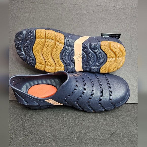 Sperry - Picture 5 of 8